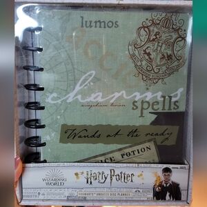 Harry Potter Hogwarts Undated Disc Planner